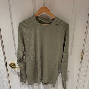 Lululemon Metal Tech Vent Olive Green Men's Long Sleeve Shirt - Large